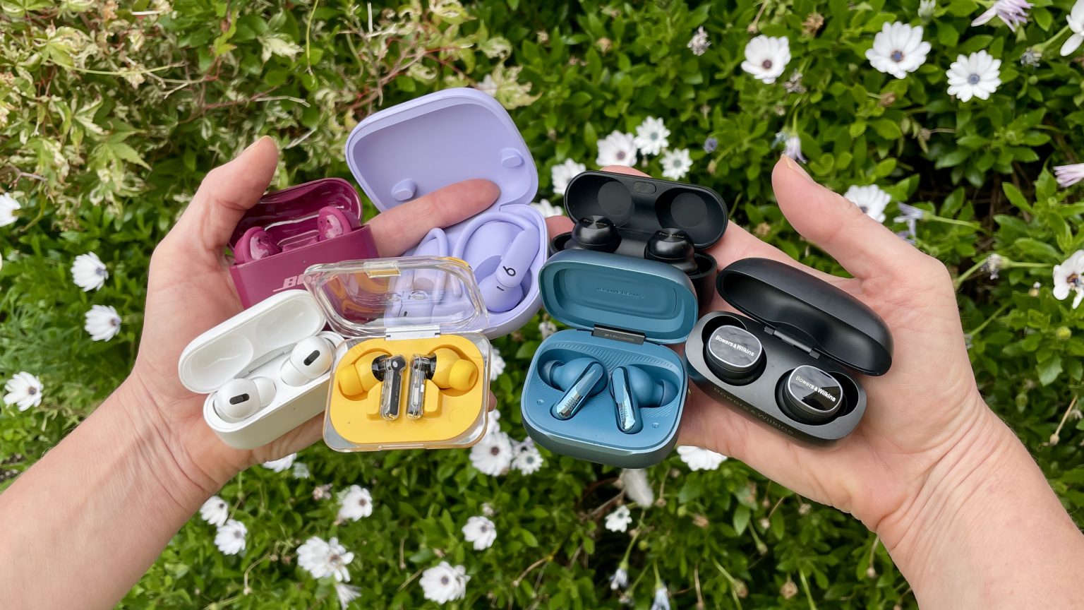 Wireless Earbuds: How to Choose the Right Pair for Your Ears and Budget wireless earbuds