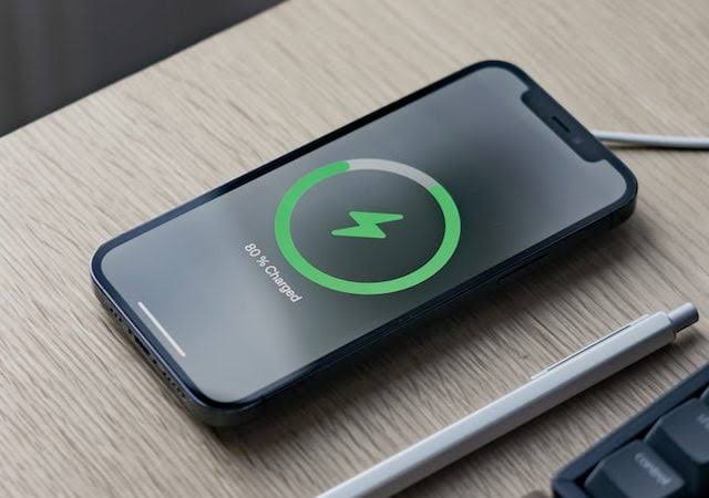 Smartphone Battery Life: How to Maximise It and When to Replace Your Battery smartphone battery life